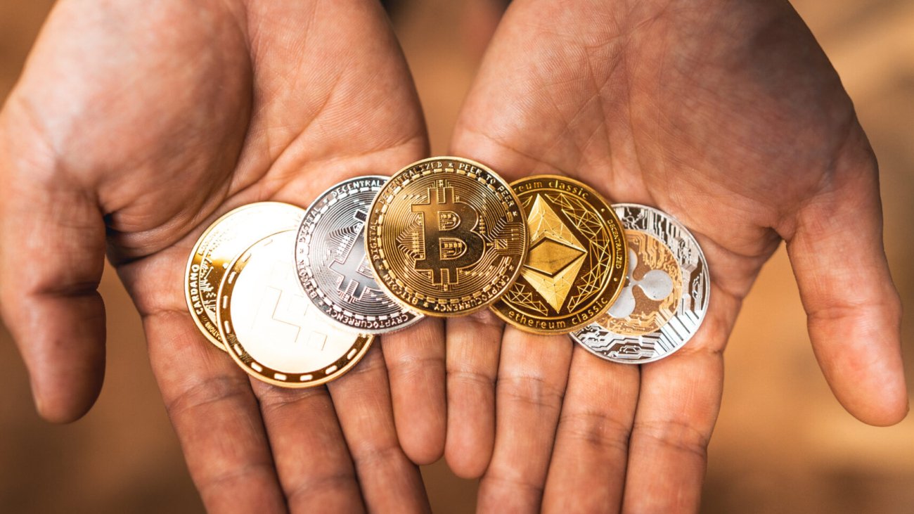 Cryptocurrency golden bitcoin image for crypto currency